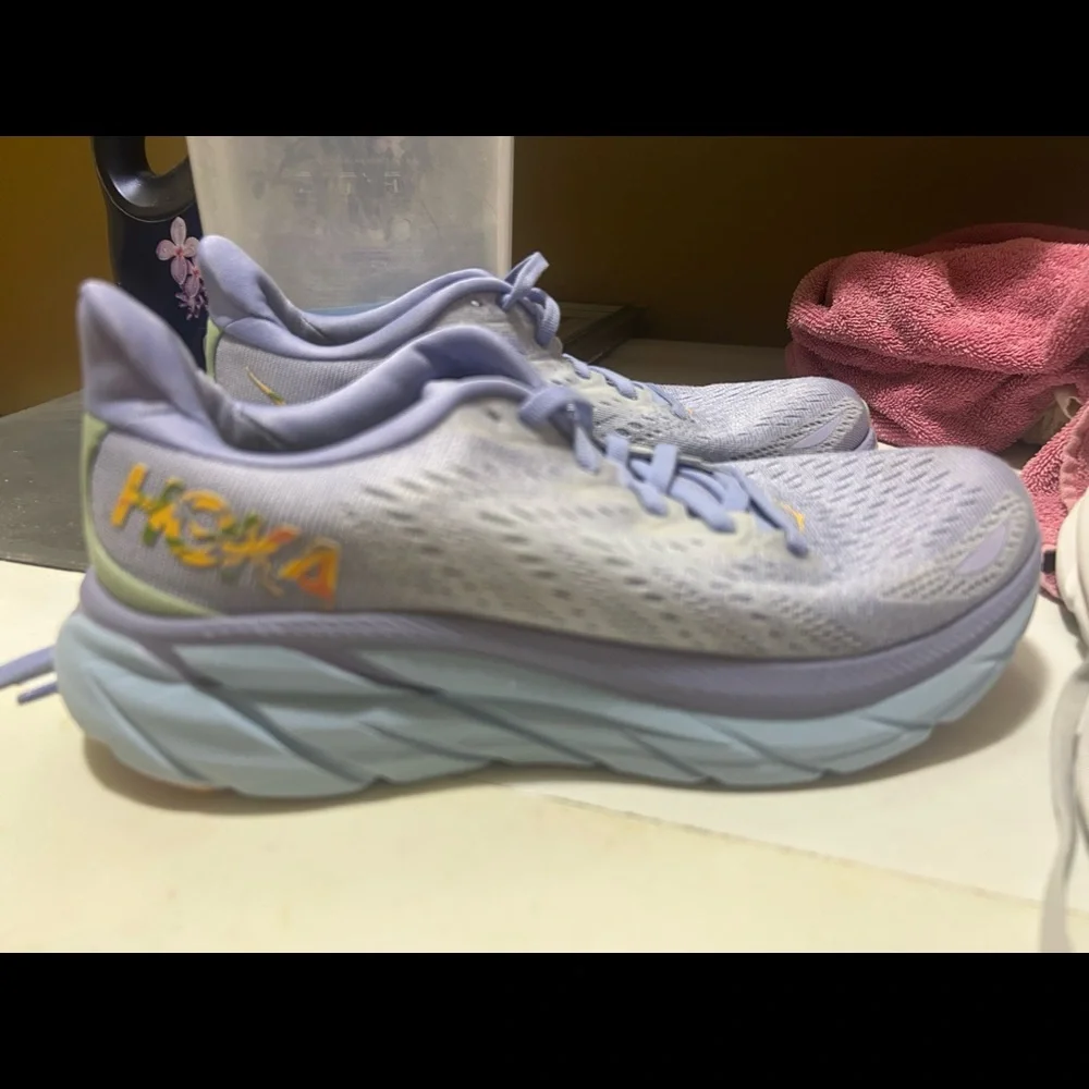 Hoka Clifton Size 8 - Picture 6 of 6